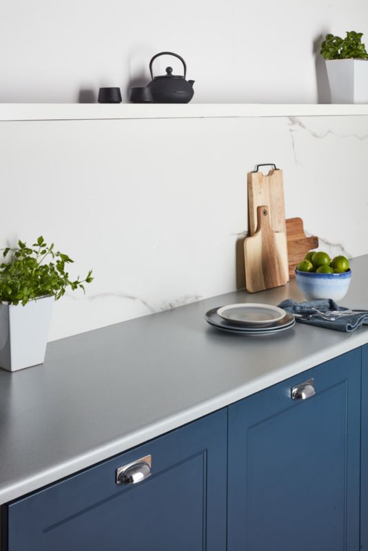 Laminatbord Biuro Styl 2,8 x 60 x 305 cm med aluminiumsfinish