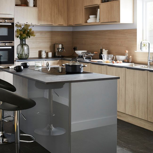 GoodHome Alisma maskeringspanel til køkkenskab med hårde hvidevarer 59,7 x 5,8 cm grå højglans