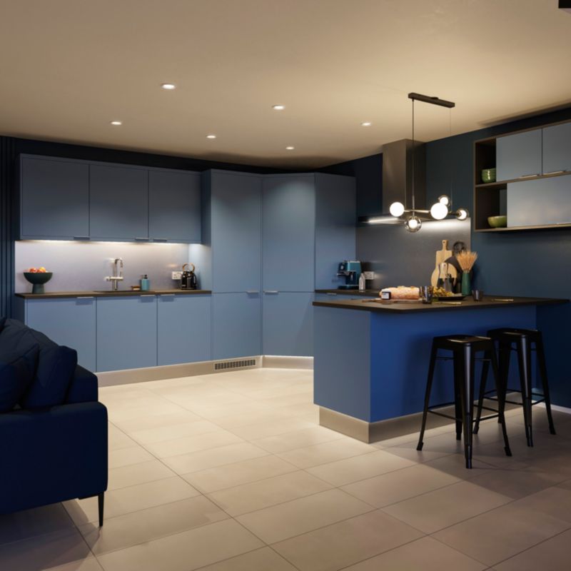 GoodHome Cicely sokkel 240 cm i børstet stål