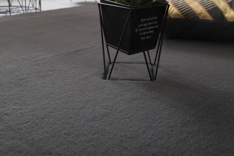 Balta Lop tæppe 80 x 150 cm i grafitgrå