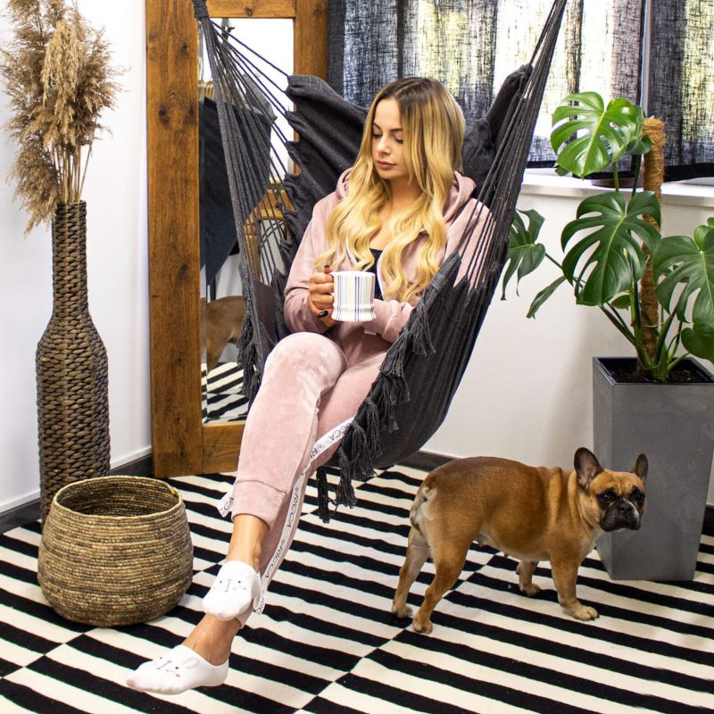https://media2.castorama.pl/is/image/CastoramaPL/fotel-wisz-cy-springos-z-poduszkami-fotel-brazylijski-z-fr-dzlami-boho-ciemnoszary-1-szt-~5907719475134_03c_MP?$MOB_PREV$&$width=600&$height=600