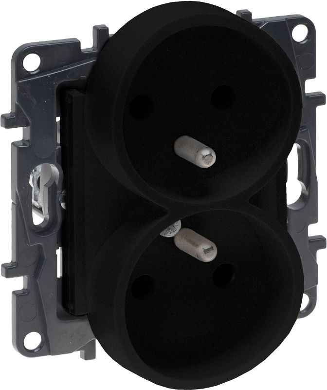Dobbeltstik Legrand Niloe Step sort