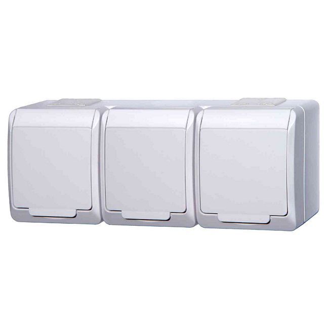 Elektro-Plast Hermes 3232 tredobbelt overflademonteret stikkontakt med jord, hvid