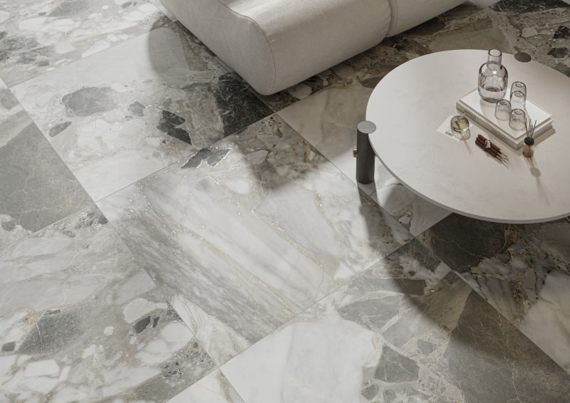 Tonale keramiske gulvfliser 80 x 80 cm beige mat‑finish med carving, 1,92 m²