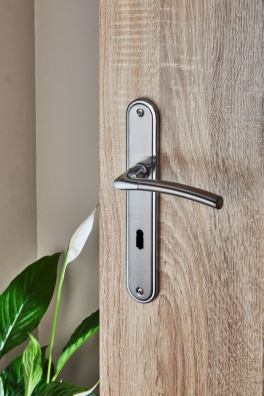 Dørhåndtag Schaffner Kora 72 mm med nøgle i satin-nikkel/krom