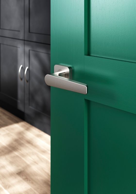 GoodHome Robust dørhåndtag med kvadratisk roset i satin-nikkel