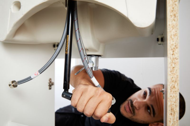 Bøjelnøgle til stående armatur fra Magnusson