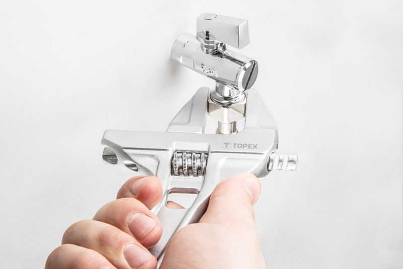 Topex justerbar skruenøgle i aluminium 200 mm med rækkevidde 0-70 mm