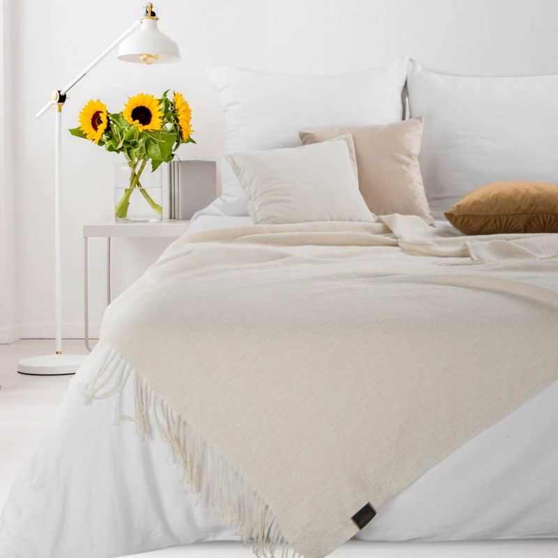 Eurofirany Judi plaid 150 x 180 cm i cremefarve