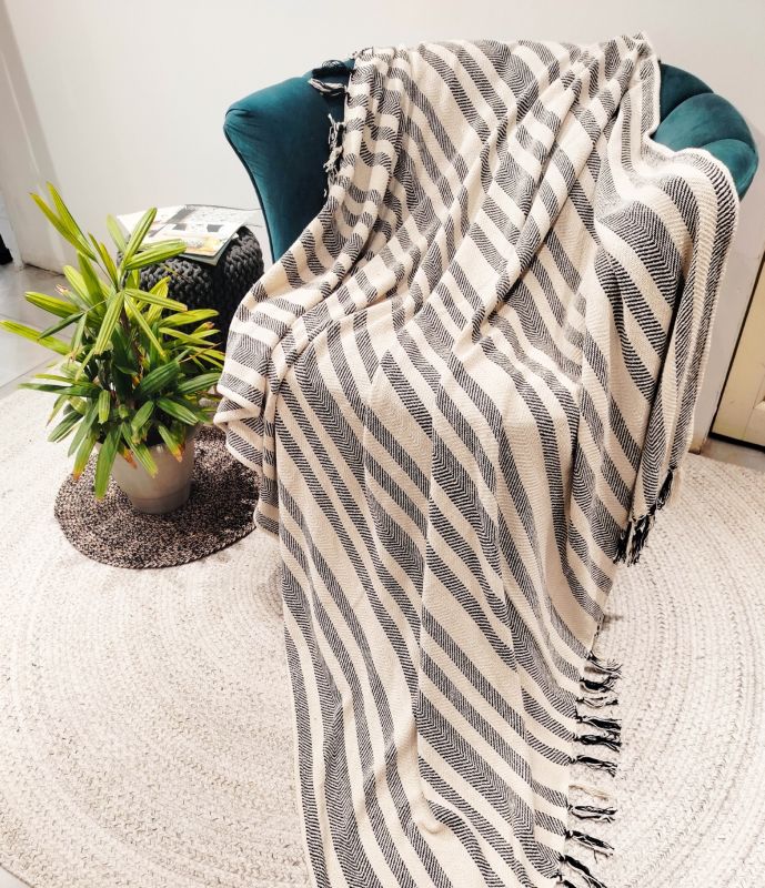 Vævet plaid 130 x 170 cm med sort-kremstriber