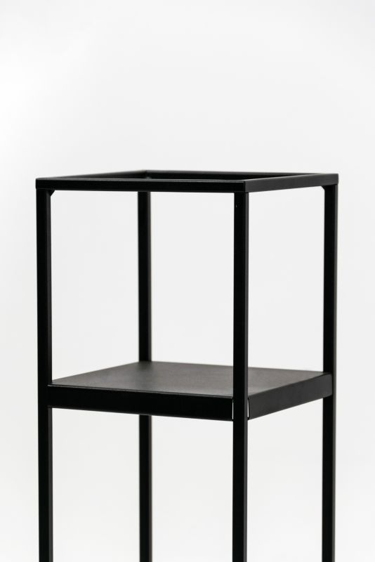Your Loft Design Black Lille L metal planteholder 19x19x77 cm, 1 stk.