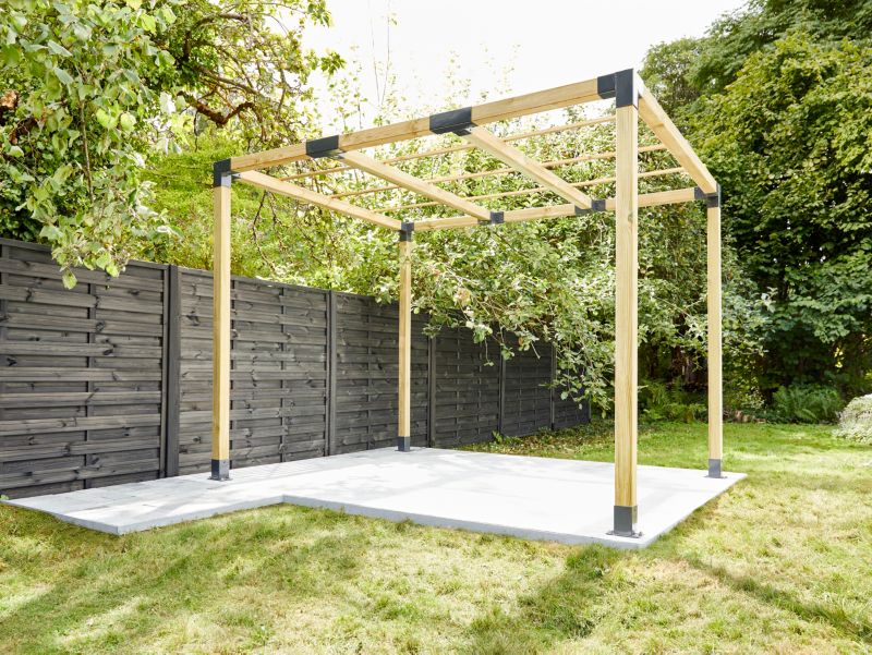 Hjørnebeslag til Blooma kanttræ i metal 9 x 9 cm