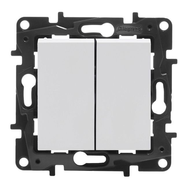 Dobbelt indbygget kontakt Legrand Niloe Step hvid