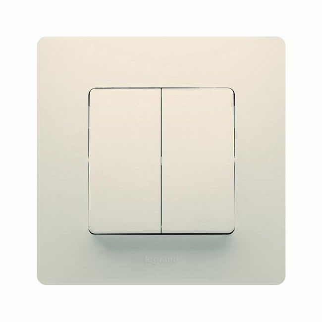 Legrand Niloe Eco komplet cremefarvet lyskontakt til indbygning