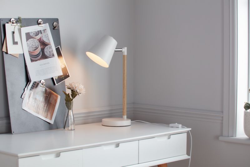 GoodHome Mulanje 1-punkts bordlampe E27 hvid / træ