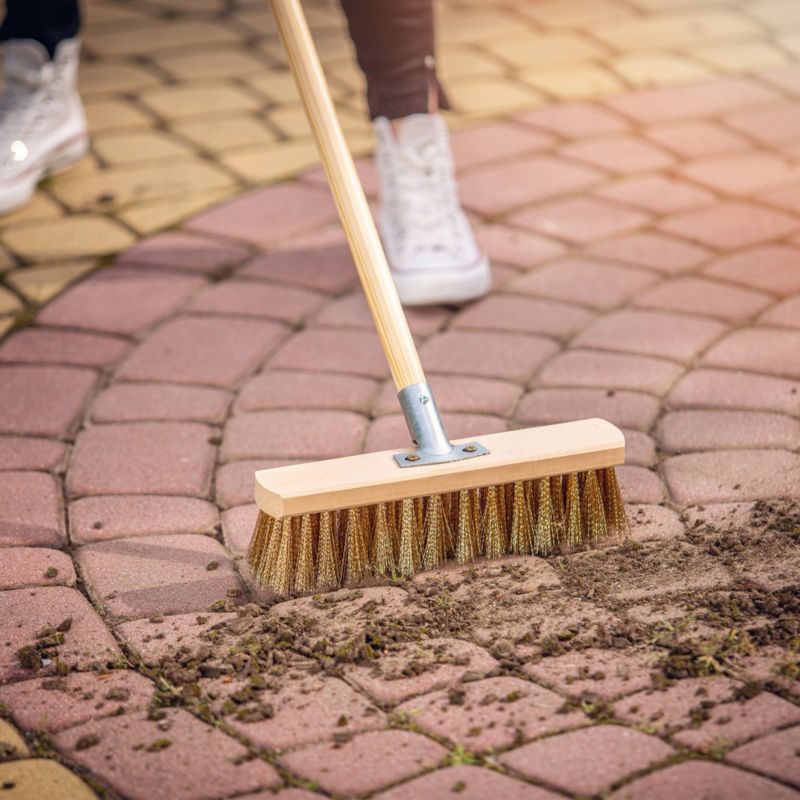 KADAX Gadefejebørste med kosteskaft, 30 cm