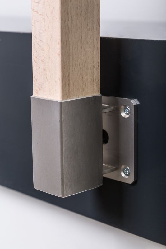 Rustfri stolpebeslag Kornik 37 x 47 mm lodret