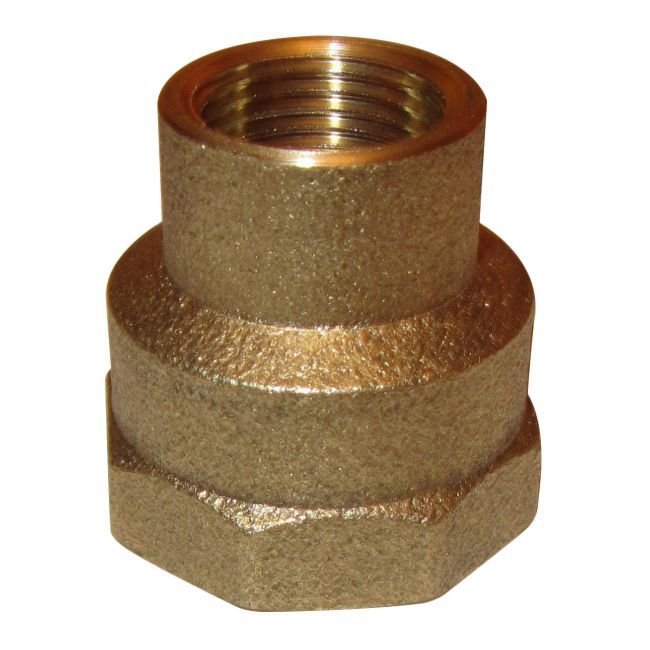 Reducerende muffe i messing med indvendigt gevind 3/4" x 3/8"