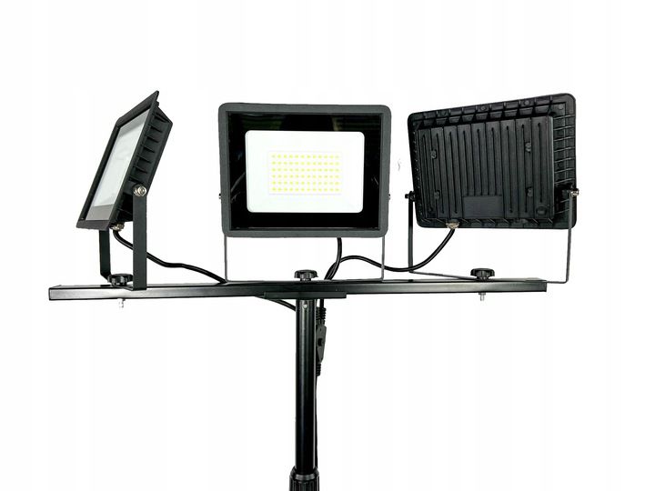 LED-projektør Germina 3x50W med stativ IP65 + spiralformet kabel 1 stk.