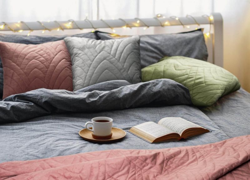 Eurofirany Luiz sengetæppe 170 x 210 cm i sølv