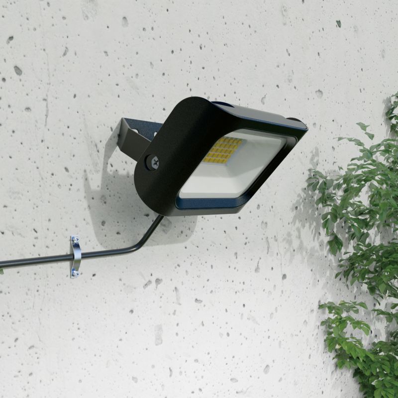 OPP 20 W 6500 K projektør i mat‑sort finish