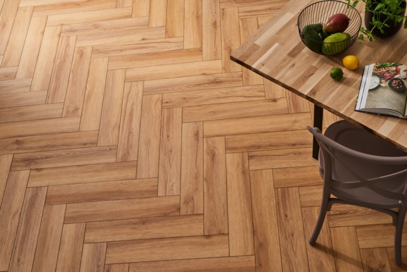 Vinylgulvpaneler Weninger Eg Lissabon Sildebensmønster 1,4884 m2