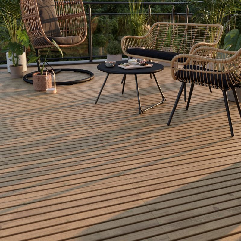 Klikstrom Skien terrasseplatform i fyrretræ 80 x 80 x 4 cm