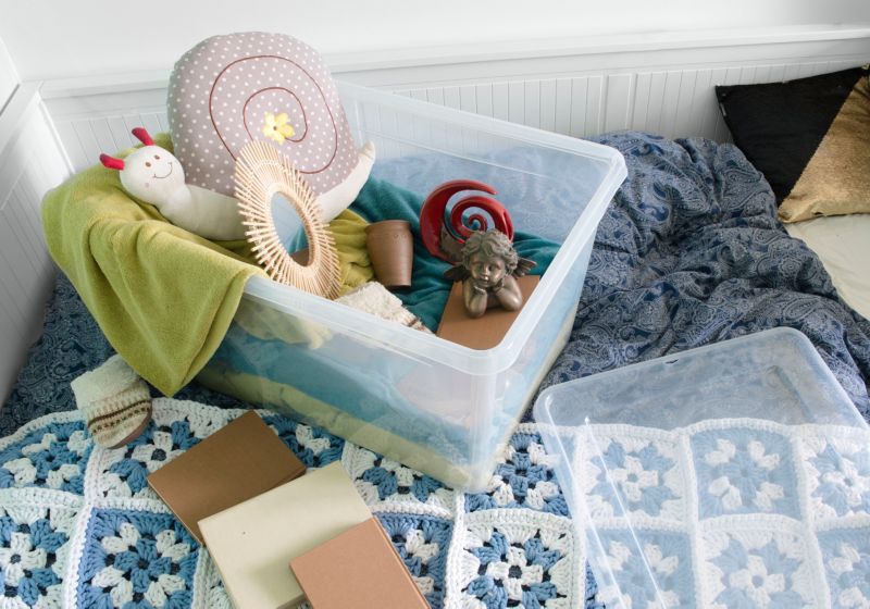 GoodHome Calan opbevaringsboks med låg og hjul, 63 l