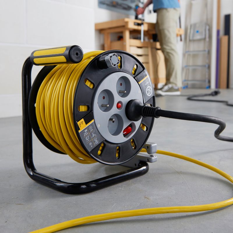 Kabeltromle Diall 4 x 16 A 3 x 1,5 mm² 50 m