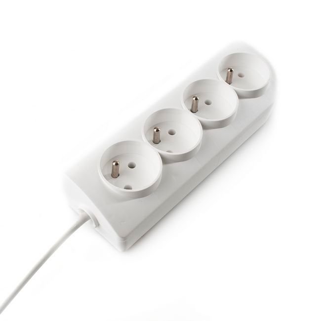 Elgotech EPS-405 hjemmeforlængerledning med 4 stik og 5 m ledning med jordforbindelse