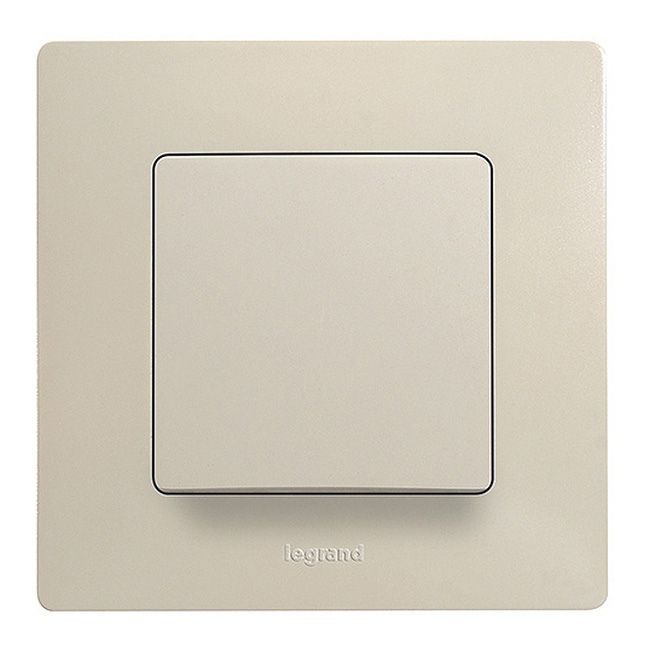 Legrand Niloe enkelt trykknap komplet i creme