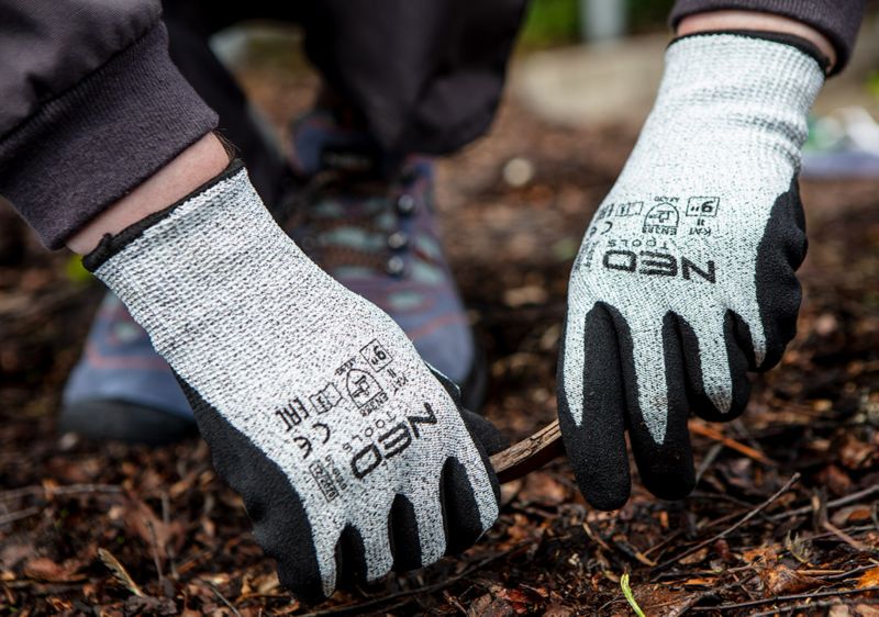 NEO TOOLS arbejds handsker i anti-skærefast polyesterstrik, str. 8, grå, 1 par