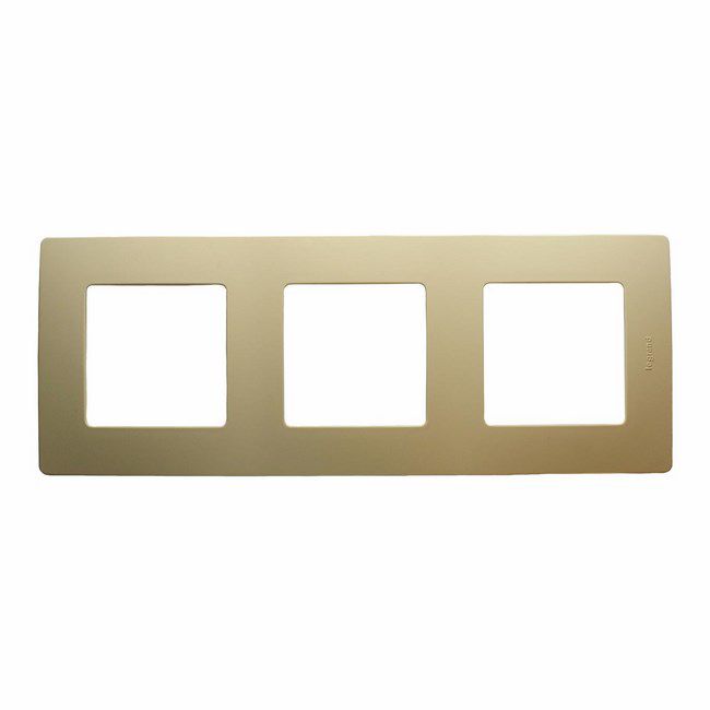 Legrand Niloe tredobbelt ramme i cremefarve