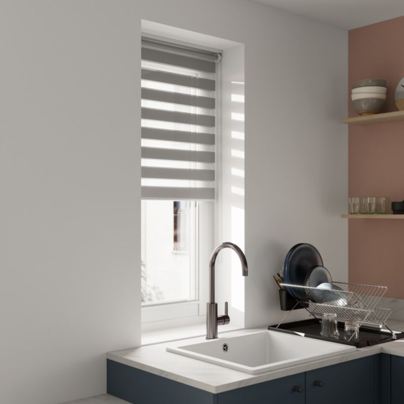 GoodHome Elin dag-nat rullegardin 52,3 x 160 cm i grå betonfarve