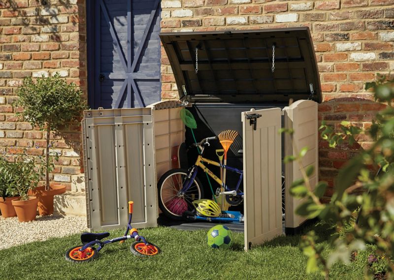 Keter plastikkasse med buet låg