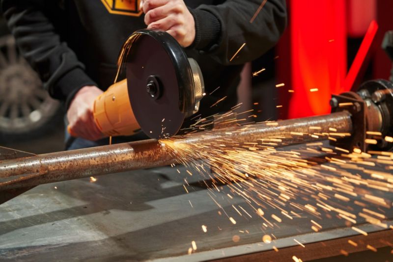 DEKO vinkelsliber 2000W 6500 omdr./min 230 mm 1 sæt