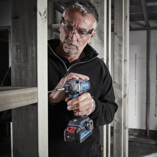 Erbauer 18 V 1 x 4,0 Ah akku-skruemaskine