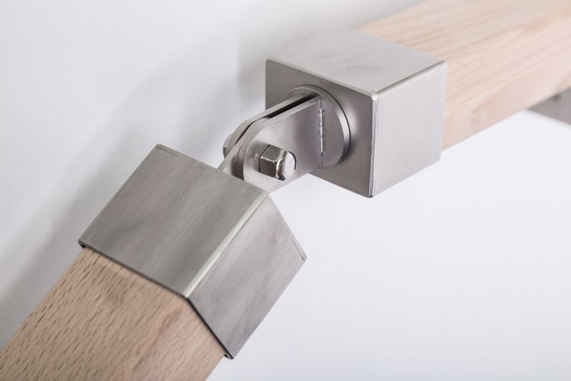 Justerbart gelænderbeslag Kornik i rustfrit stål 37 x 47 mm