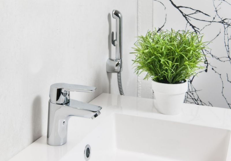 Bidetta Oras håndvaskarmatur med bruserhåndtag, 1 stk.