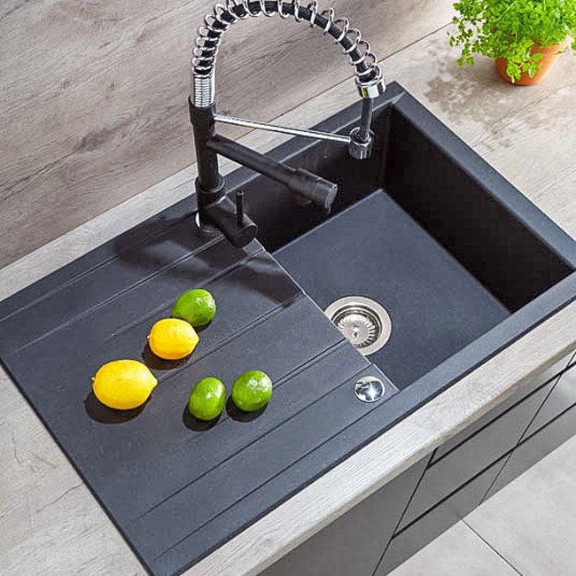 Bilbrough køkkenarmatur med sort, udtrækkelig tud