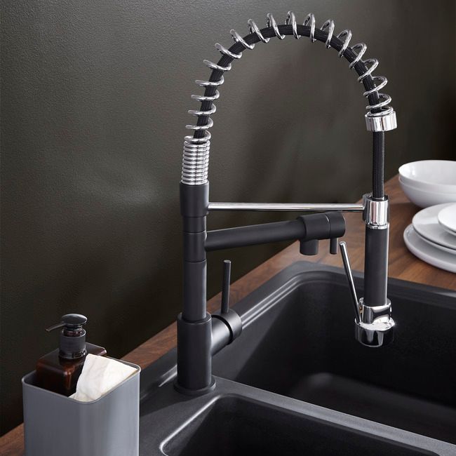 Bilbrough køkkenarmatur med sort, udtrækkelig tud