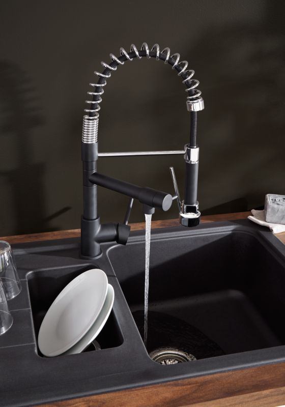 Bilbrough køkkenarmatur med sort, udtrækkelig tud