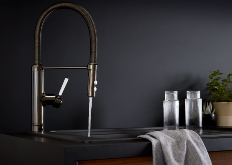 GoodHome Gevuina køkkenarmatur med udtrækkelig tud i mat-sort