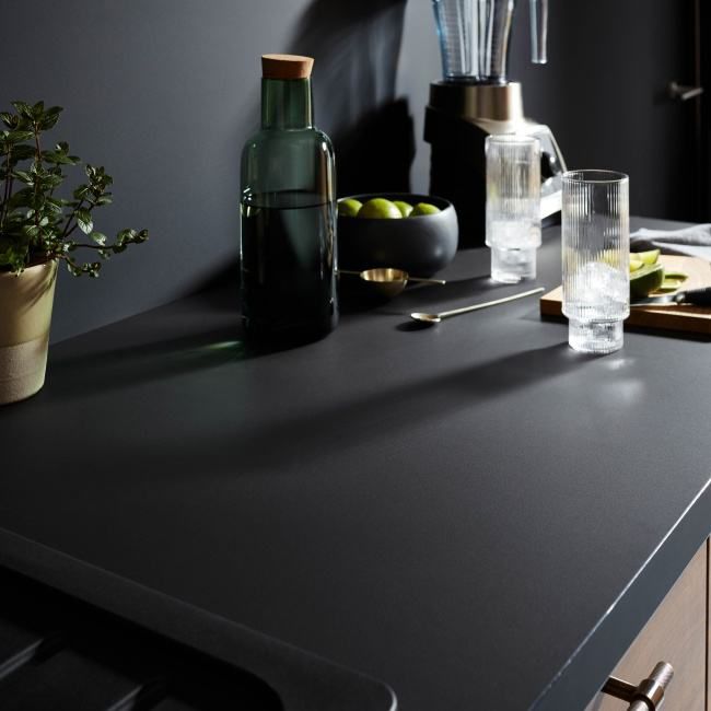 GoodHome Berberis laminatbord 3,8 x 62 x 300 cm supermat sort