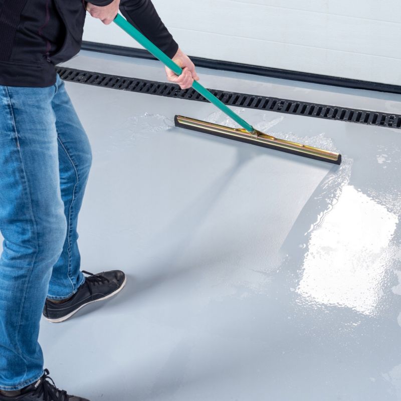 KADAX gummiskraber til gulv med skum og skaft 75 cm, 1 stk.