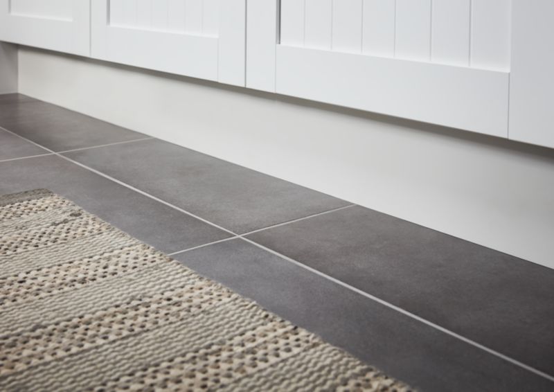 GoodHome Alpinia sokkel 15 x 240 cm mat hvid