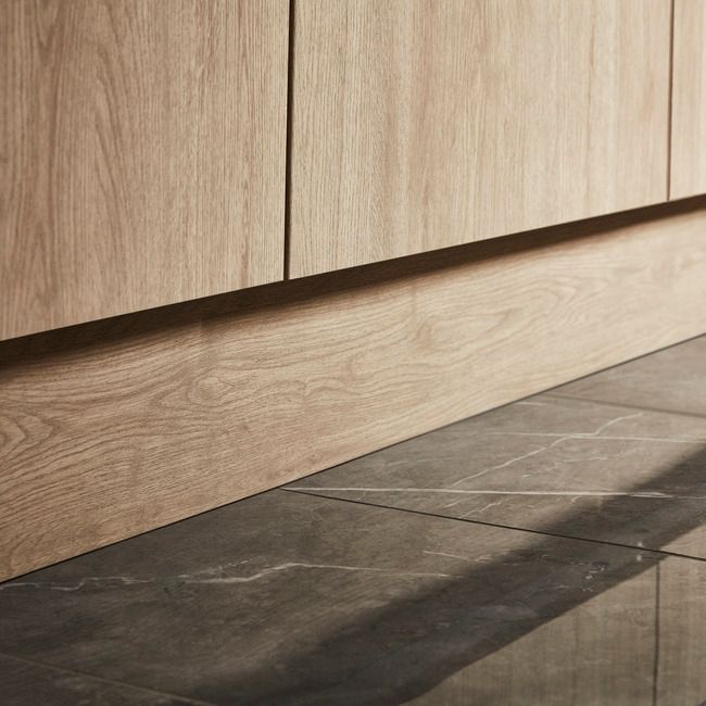 GoodHome Chia sokkel 242 x 15 cm lys eg