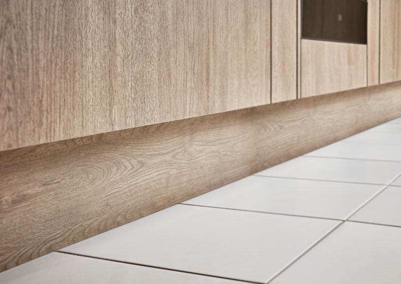 GoodHome Chia sokkel 242 x 15 cm lys eg