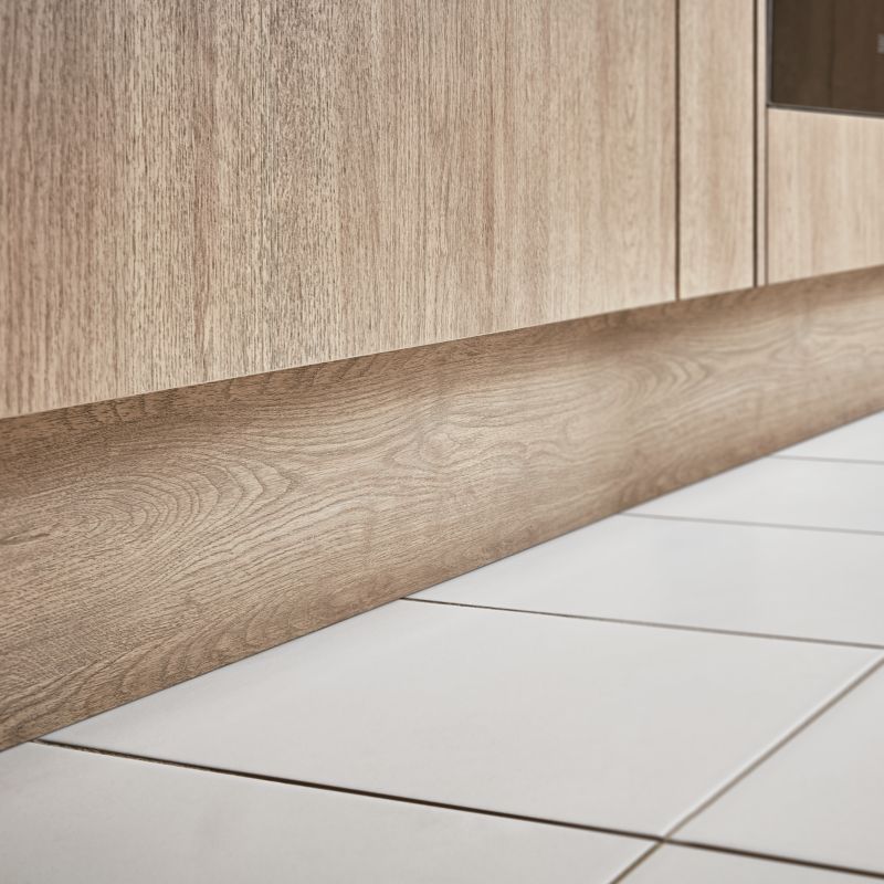 GoodHome Chia sokkel 242 x 15 cm lys eg