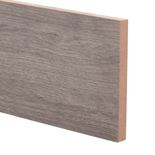 GoodHome Chia sokkel 242 x 15 cm i grå eg